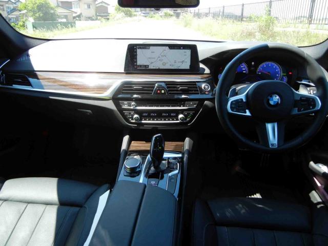 滋賀県中古車　BMW 5シリーズ 540i xDrive ツーリングMスポーツ