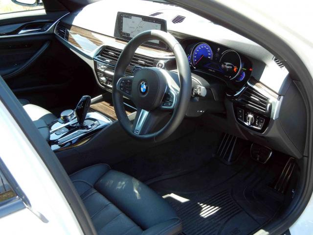 滋賀県中古車　BMW 5シリーズ 540i xDrive ツーリングMスポーツ