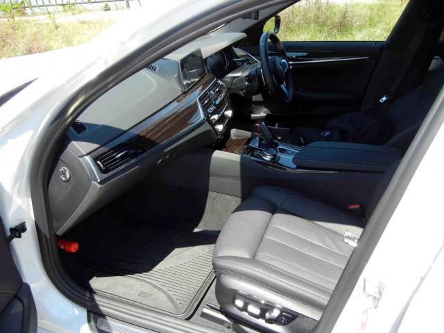 滋賀県中古車　BMW 5シリーズ 540i xDrive ツーリングMスポーツ
