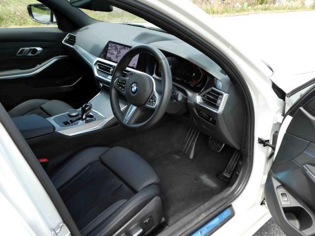 滋賀県中古車　BMW 3シリーズ 320i Mスポーツ