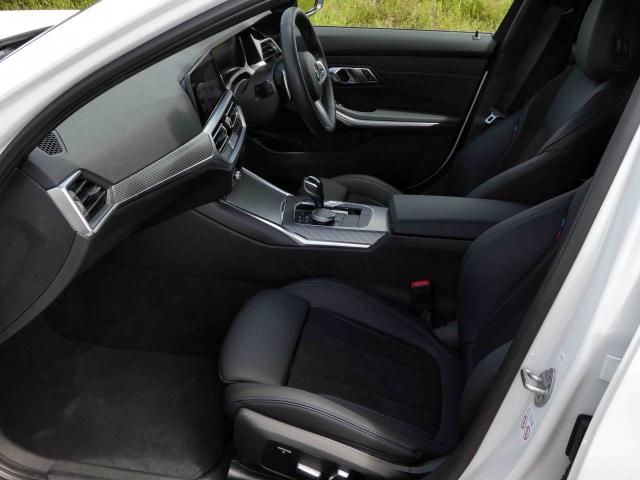 滋賀県中古車　BMW 3シリーズ 320i Mスポーツ