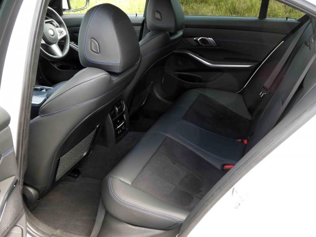 滋賀県中古車　BMW 3シリーズ 320i Mスポーツ