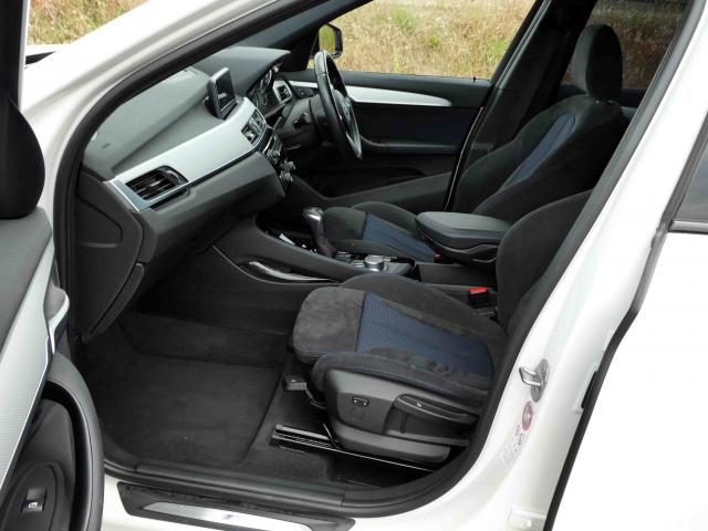 滋賀県中古車　BMW X1 sDrive18i Mスポーツ