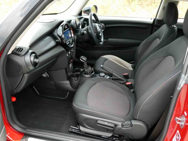 滋賀県中古車　BMW MINI クーパー
