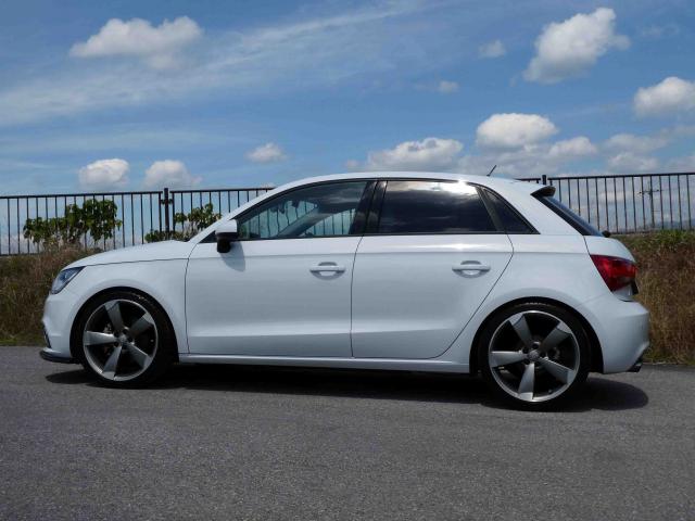 滋賀県中古車　アウディ A1 1.4TFSI
