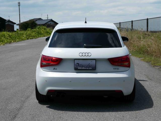 滋賀県中古車　アウディ A1 1.4TFSI