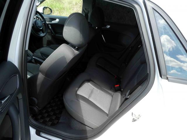 滋賀県中古車　アウディ A1 1.4TFSI