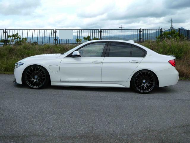 滋賀県中古車　BMW 3シリーズ 330e iパフォーマンスMスポーツ
