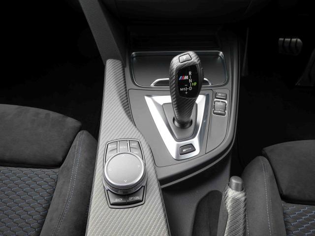 滋賀県中古車　BMW 3シリーズ 330e iパフォーマンスMスポーツ