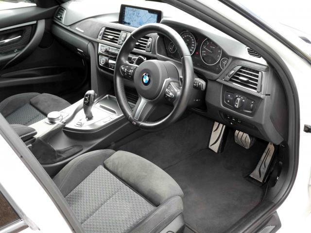 滋賀県中古車　BMW 3シリーズ 330e iパフォーマンスMスポーツ