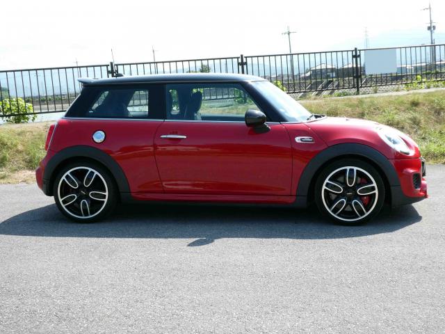 滋賀県中古車　BMW MINI ジョンクーパーワークス