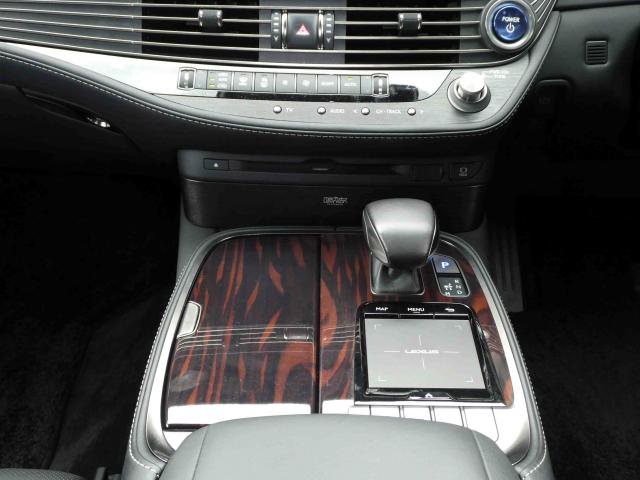 滋賀県中古車　レクサス LS LS500h エグゼクティブ