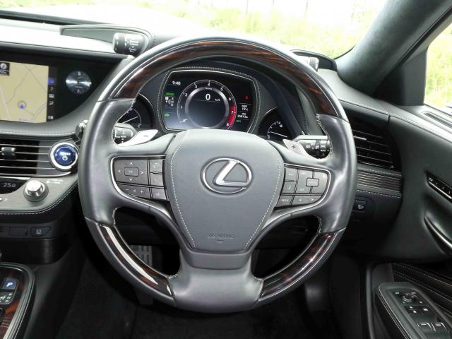 滋賀県中古車　レクサス LS LS500h エグゼクティブ