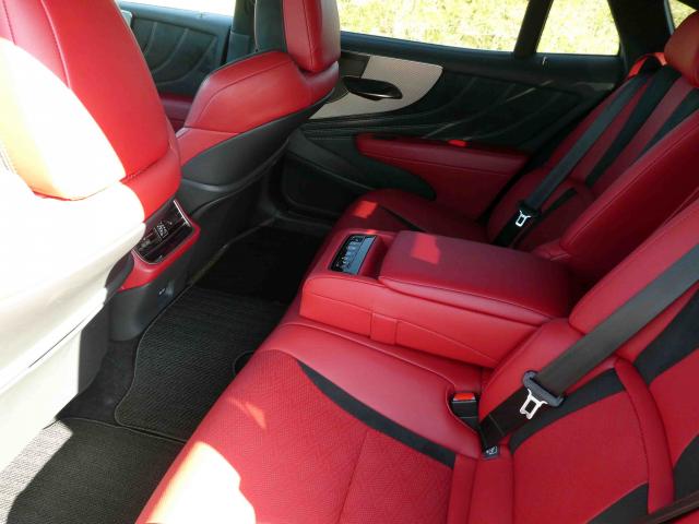 滋賀県中古車　レクサス LS LS500 Fスポーツ