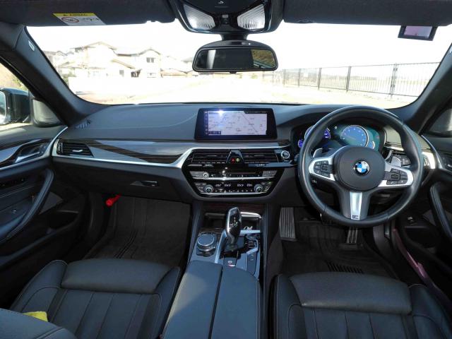 滋賀県中古車　BMW 5シリーズ 540i xDriveツーリングMスポーツ