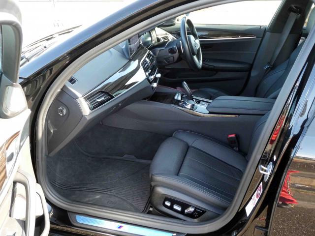 滋賀県中古車　BMW 5シリーズ 540i xDriveツーリングMスポーツ