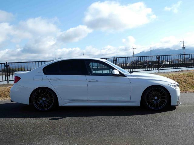滋賀県中古車　BMW 3ã‚·ãƒªãƒ¼ã‚º 330e Mã‚¹ãƒãƒ¼ãƒ„