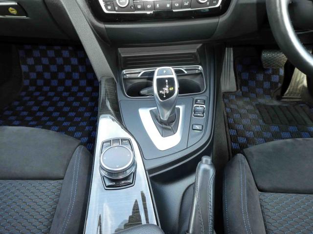 滋賀県中古車　BMW 3シリーズ 320i Mスポーツ