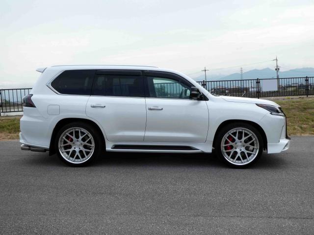 滋賀県中古車　レクサス LX LX570ブラックシークエンス
