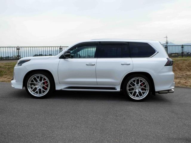 滋賀県中古車　レクサス LX LX570ブラックシークエンス