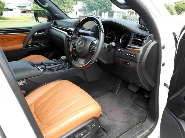 滋賀県中古車　レクサス LX LX570ブラックシークエンス