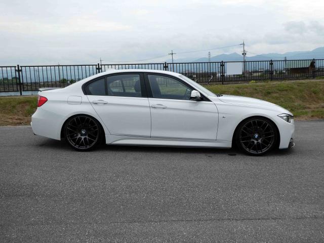 滋賀県中古車　BMW 3シリーズ 320d Mスポーツ
