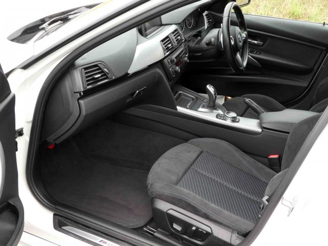 滋賀県中古車　BMW 3シリーズ 320d Mスポーツ
