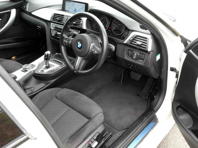 滋賀県中古車　BMW 3シリーズ 330e Mスポーツ