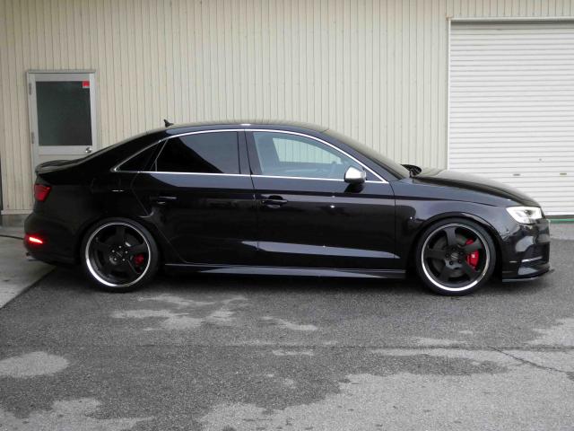 滋賀県中古車　アウディ S3 セダン ベースグレード