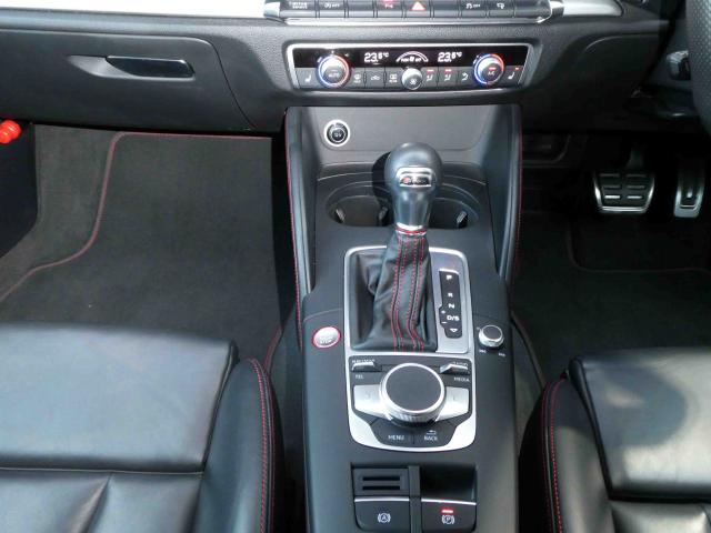 滋賀県中古車　アウディ S3 セダン ベースグレード