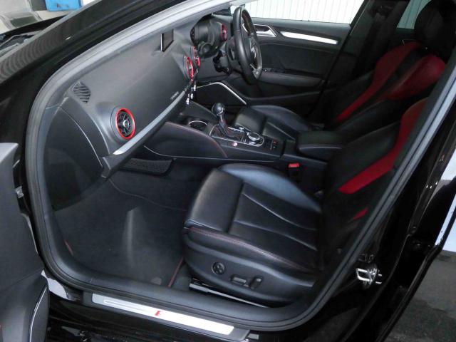 滋賀県中古車　アウディ S3 セダン ベースグレード