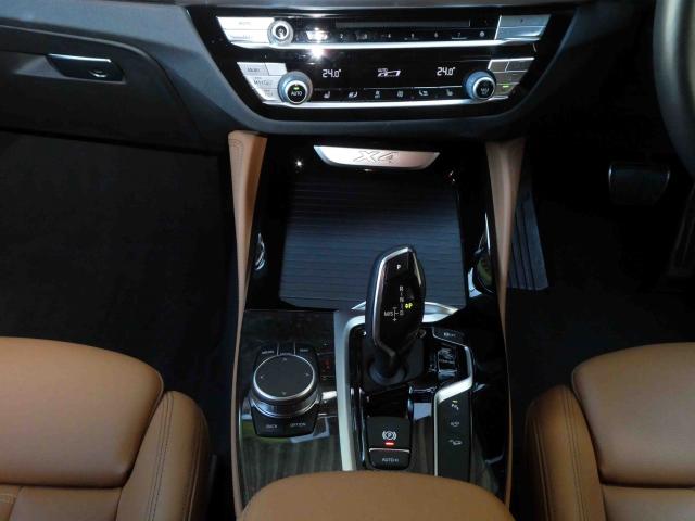 滋賀県中古車　BMW X4 xDrive30i Mスポーツ
