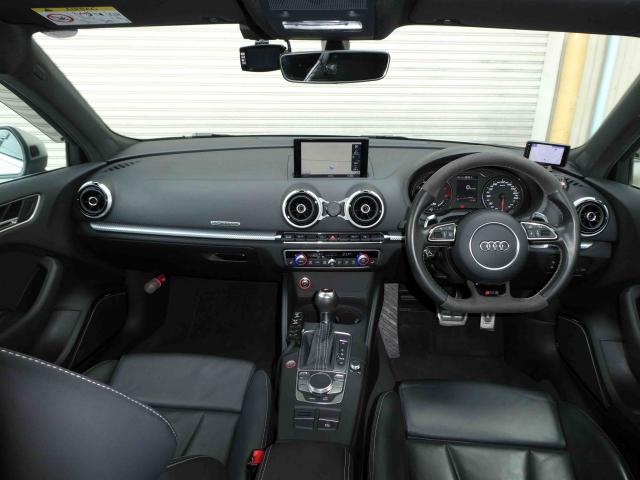 滋賀県中古車　アウディ RS3 RS3スポーツバック