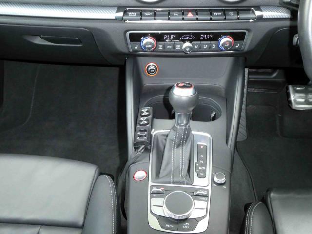 滋賀県中古車　アウディ RS3 RS3スポーツバック