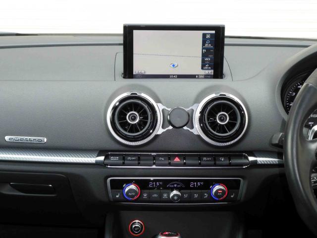 滋賀県中古車　アウディ RS3 RS3スポーツバック