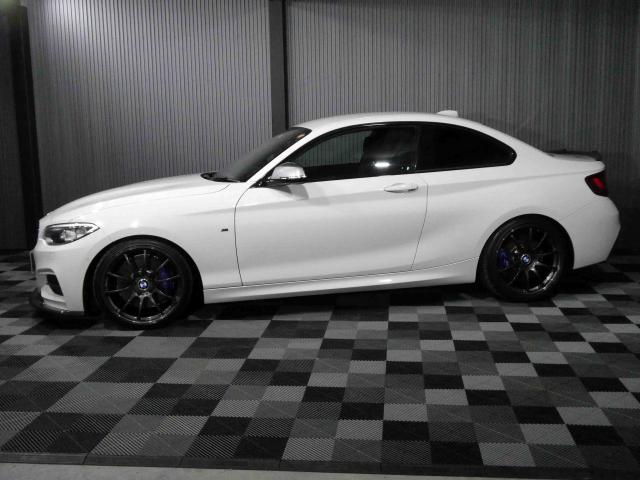 滋賀県中古車　BMW 2シリーズ M240i