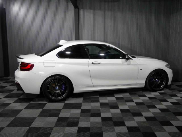 滋賀県中古車　BMW 2シリーズ M240i