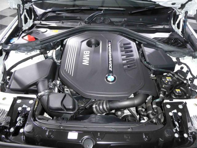 滋賀県中古車　BMW 2シリーズ M240i