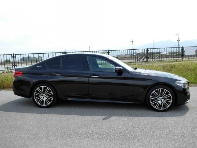 滋賀県中古車　BMW 5シリーズ 530e Mスポーツアイパフォーマンス