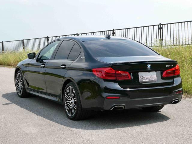 滋賀県中古車　BMW 5シリーズ 530e Mスポーツアイパフォーマンス