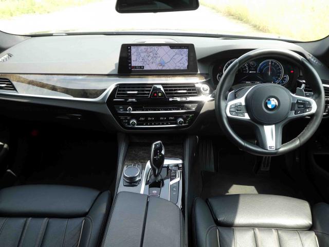 滋賀県中古車　BMW 5シリーズ 530e Mスポーツアイパフォーマンス