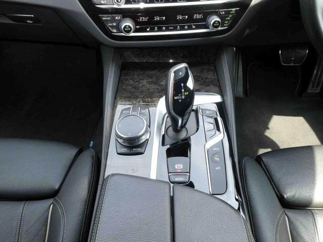滋賀県中古車　BMW 5シリーズ 530e Mスポーツアイパフォーマンス