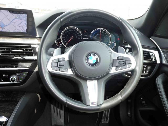 滋賀県中古車　BMW 5シリーズ 530e Mスポーツアイパフォーマンス