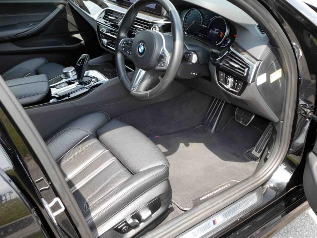 滋賀県中古車　BMW 5シリーズ 530e Mスポーツアイパフォーマンス