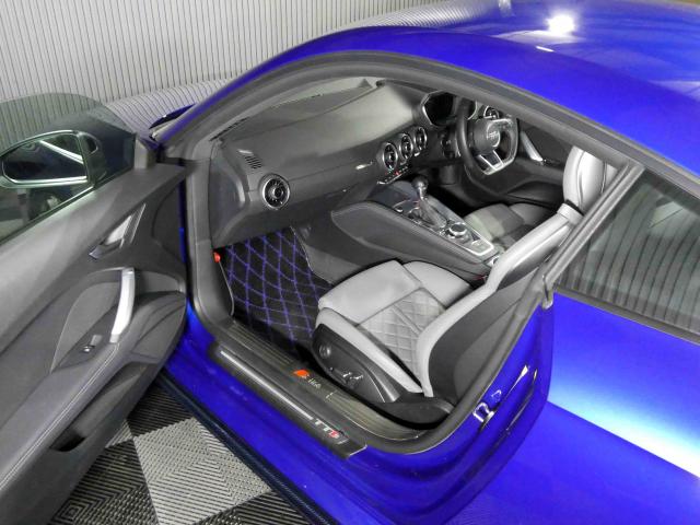 滋賀県中古車　アウディ TTSクーペ 2.0TFSIクワトロ