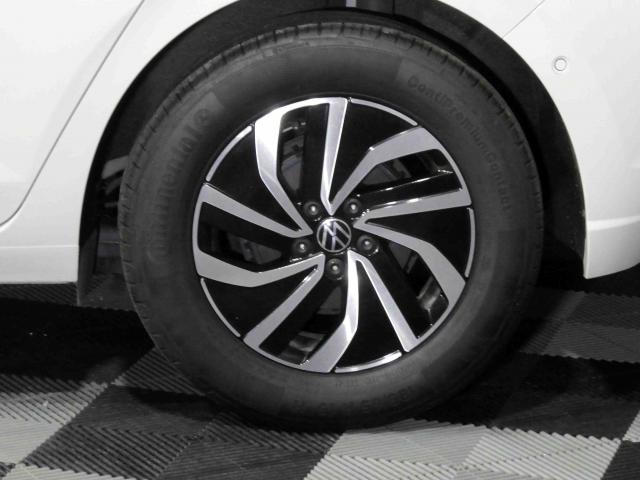 滋賀県中古車　フォルクスワーゲン ポロ TSIアクティブ