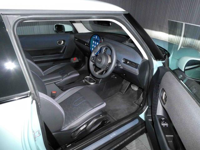 滋賀県中古車　BMW MINI クーパーC クラシックトリム