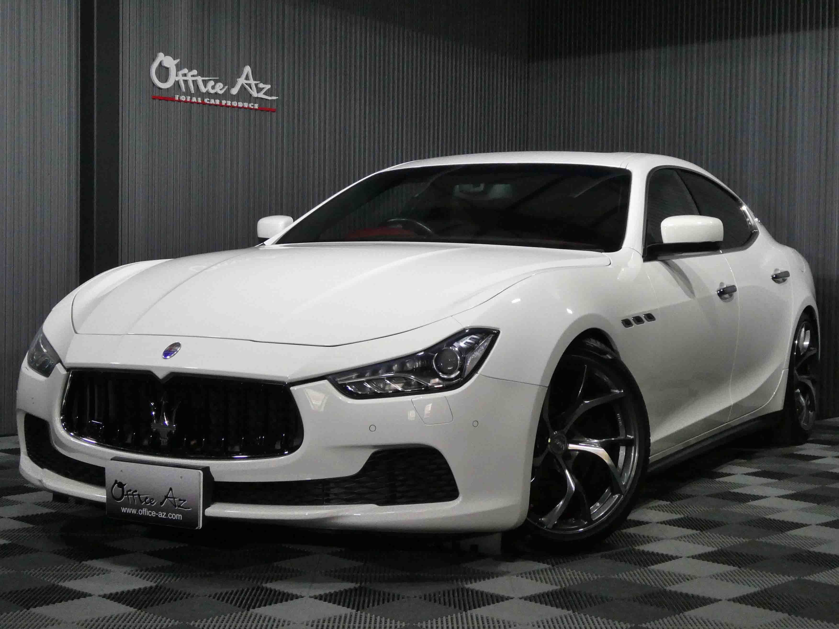 滋賀県中古車　マセラティ ギブリ ギブリS