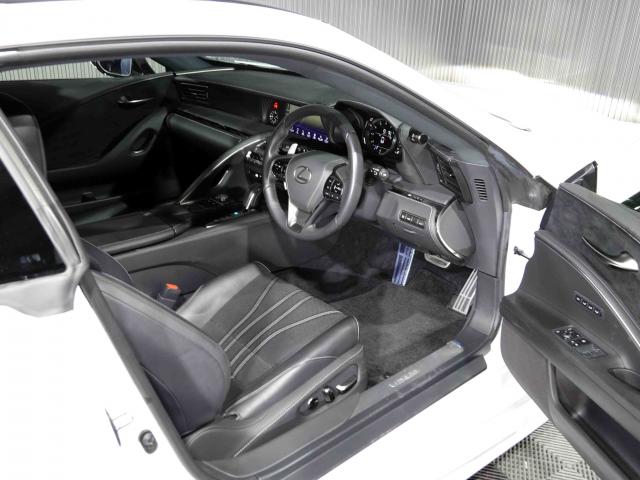 滋賀県中古車　レクサス LC LC500 Lパッケージ