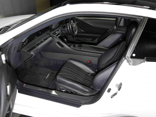 滋賀県中古車　レクサス LC LC500 Lパッケージ